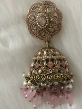 Elegant Uncut Kundan Earrings with Tikka Set