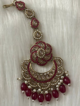 Elegant Uncut Kundan Earrings with Tikka Set