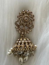 Beautiful Earrings with Tikka Set