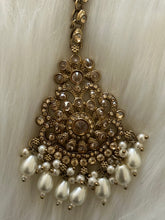 Beautiful Earrings with Tikka Set