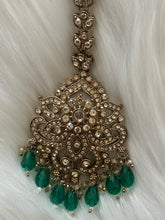 Beautiful Earrings with Tikka Set