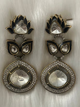 Tyani Kundan AD Earrings