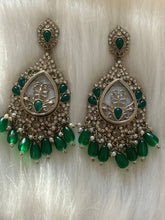 AD with Pearl Earrings