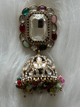 AD with Pearl Earrings