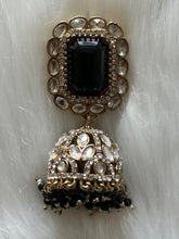 AD with Pearl Earrings