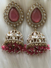 AD Pearl Earring Set