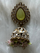 AD with Pearl Earrings