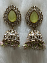 AD with Pearl Earrings